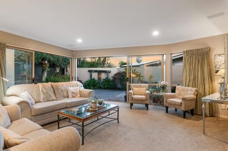 Photo of property in 1/139 Nile Road, Milford, Auckland, 0620