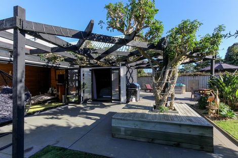 Photo of property in 51 Heta Road, Highlands Park, New Plymouth, 4312