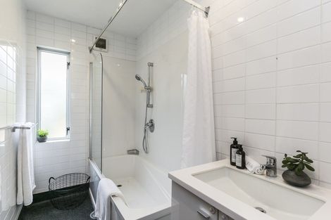 Photo of property in 44 Stanley Street, Berhampore, Wellington, 6023