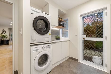 Photo of property in 4 Kitewaho Road, Swanson, Auckland, 0816