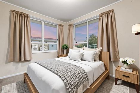 Photo of property in 21 Rountree Place, Conifer Grove, Takanini, 2112