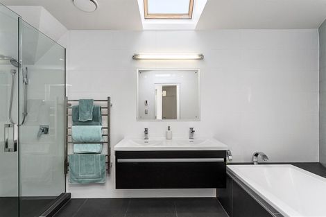 Photo of property in 1 Daresbury Lane, Fendalton, Christchurch, 8014