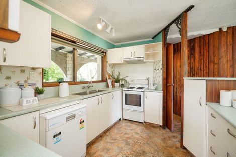 Photo of property in 195 Oteramika Road, Seaward Bush, Invercargill, 9871