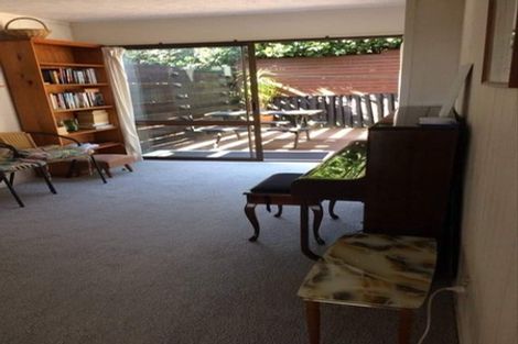 Photo of property in 2/22 Mariposa Crescent, Birkenhead, Auckland, 0626