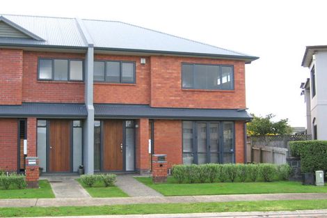 Photo of property in 6c Tuscany Way, Te Atatu Peninsula, Auckland, 0610