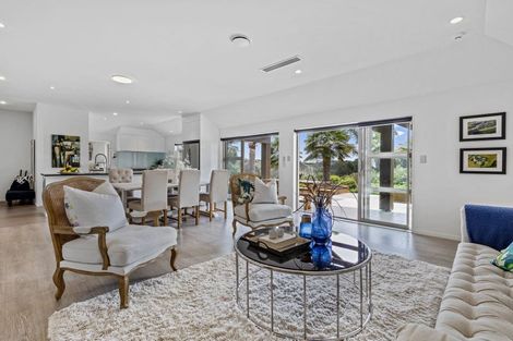 Photo of property in 127 Vaughans Road, Okura, Albany, 0792