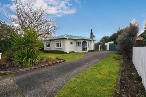 Photo of property in 24 Garrison Street, Carterton, 5713