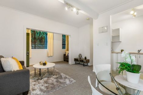 Photo of property in 2/78 Seaview Road, Castor Bay, Auckland, 0620