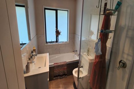 Photo of property in 5 Totarahoe Lane, Whalers Gate, New Plymouth, 4310