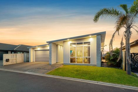 Photo of property in 68b The Boulevard, Papamoa Beach, Papamoa, 3118