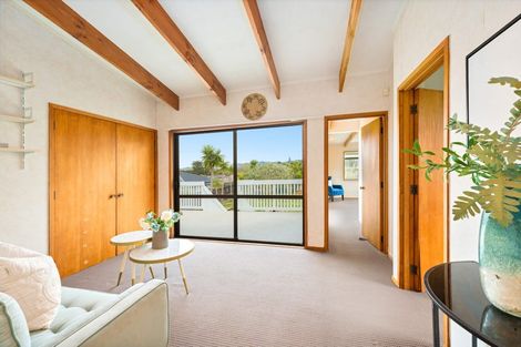 Photo of property in 42 Spence Road, Henderson, Auckland, 0612