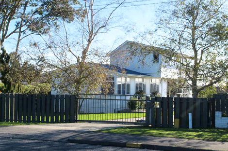 Photo of property in 32 Litten Road, Cockle Bay, Auckland, 2014