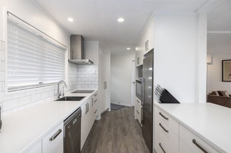 Photo of property in 1 Pamir Place, Welcome Bay, Tauranga, 3112