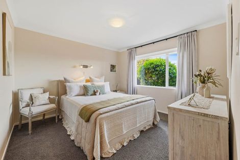 Photo of property in 3 Pounamu Place, Shelly Park, Auckland, 2014