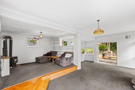 Photo of property in 2a Opou Road, Titirangi, Auckland, 0604