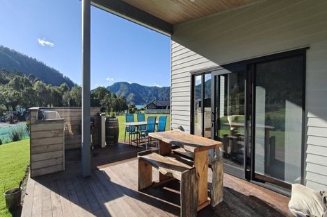 Photo of property in 118 Renata Road, Okiwi Bay, 7193