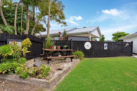 Photo of property in 3b Longstead Avenue, Papamoa Beach, Papamoa, 3118