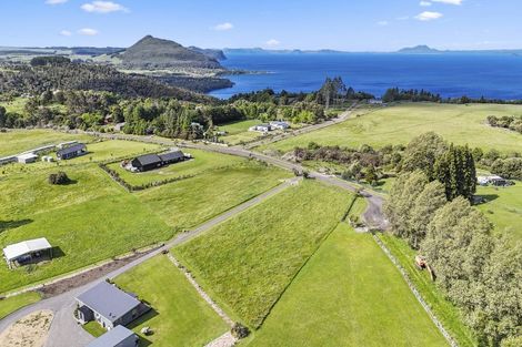 Photo of property in 66 Parerohi Grove, Kuratau, Turangi, 3381