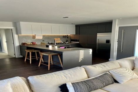 Photo of property in 12a Hinton Place, Weymouth, Auckland, 2103