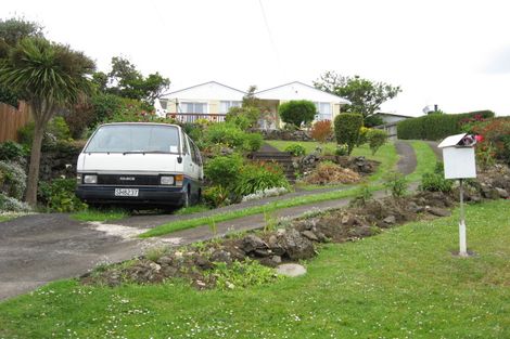 Photo of property in 10 Sullivan Avenue, Mangere Bridge, Auckland, 2022