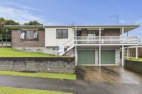 Photo of property in 4 Mayfair Place, Westown, New Plymouth, 4310