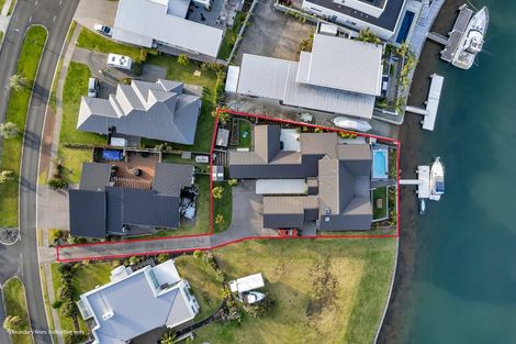 Photo of property in 13 Waitemata Drive, One Tree Point, 0118