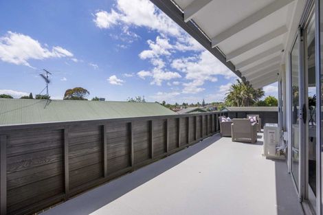 Photo of property in 56 Walworth Avenue, Pakuranga Heights, Auckland, 2010