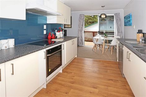 Photo of property in 26 Wirihana Road, Titirangi, Auckland, 0604