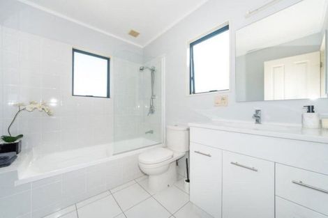 Photo of property in 5 Albizia Avenue, Henderson, Auckland, 0612