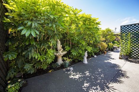 Photo of property in 60 Mauger Drive, Heathcote Valley, Christchurch, 8022