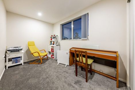 Photo of property in 12 Courage Road, Papakura, 2110