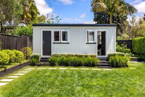 Photo of property in 24 Riro Street, Point Chevalier, Auckland, 1022