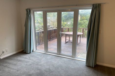 Photo of property in 28 Curtis Street, Northland, Wellington, 6012