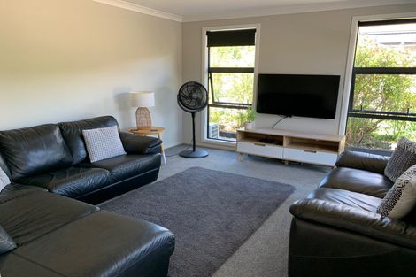 Photo of property in 2 Kahu Close, Kaiteriteri, Motueka, 7197