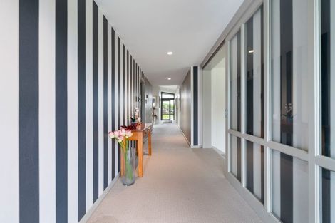 Photo of property in 33 Oram Drive, Turitea, Palmerston North, 4472