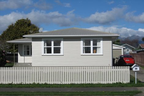 Photo of property in 23 Balmoral Street, Levin, 5510