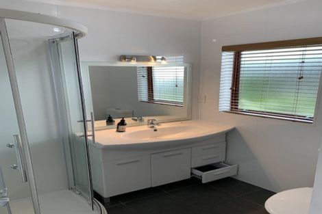 Photo of property in 14 Kilkenny Place, Fitzherbert, Palmerston North, 4410