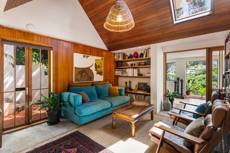 Photo of property in 74 Ranui Crescent, Khandallah, Wellington, 6035
