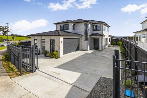Photo of property in 76 Twin Parks Rise, Papakura, 2110