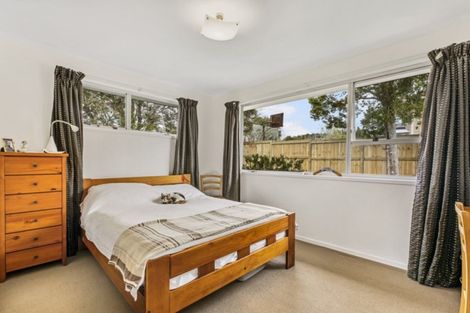 Photo of property in 56 Judkins Crescent, Cockle Bay, Auckland, 2014