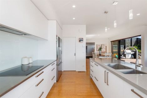 Photo of property in 3 The Terrace, Mount Pleasant, Christchurch, 8081