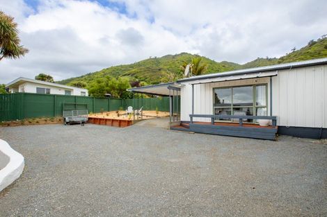 Photo of property in 5 Kotare Street, Waikanae, 5036