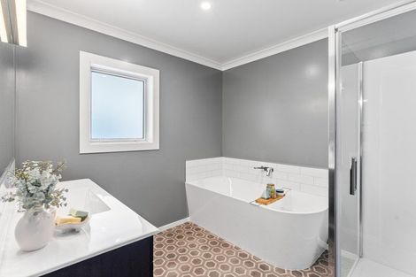 Photo of property in 8 Millvale Street, Waikanae, 5036