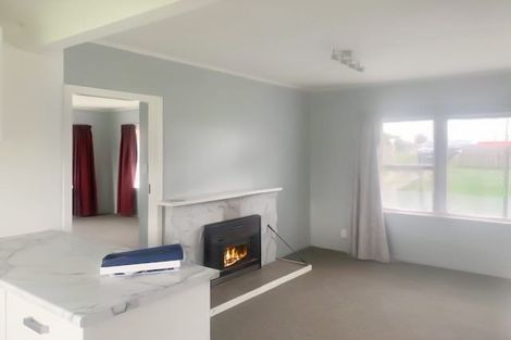 Photo of property in 65 Avenue Road, Foxton, 4814