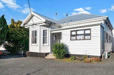 Photo of property in 40 West Coast Road, Glen Eden, Auckland, 0602