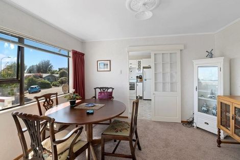 Photo of property in 22 Sunset Terrace, Waikanae Beach, Waikanae, 5036