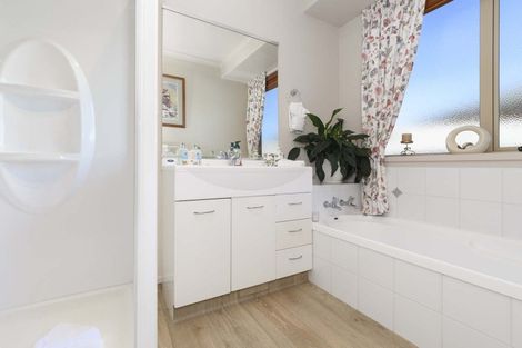 Photo of property in 38 Brackenburn Drive, Ohauiti, Tauranga, 3112