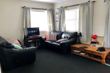 Photo of property in 2/7 Chapel Street, Papakura, 2110