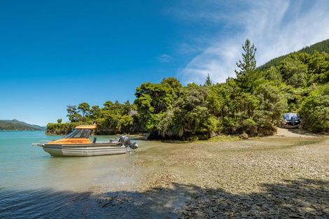Photo of property in 4941 Kenepuru Road, Ohauparuparu Bay, Picton, 7282