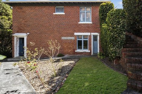 Photo of property in 44 Tio Tio Road, Miramar, Wellington, 6022